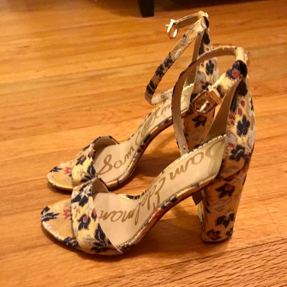 Sam Eledman Gold Strap Heels in Floral Print 8 - Picture 2 of 3